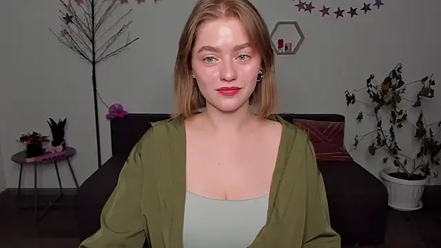 Snapshot of AidaPerry chatting on 12-23-24, 03:12 AidaPerry online show from 12-23-24, 03:12