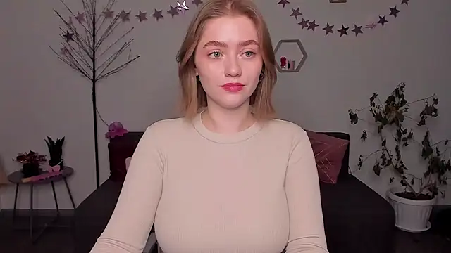 Snapshot of AidaPerry chatting on 12-28-24, 03:04 AidaPerry online show from 12-28-24, 03:04