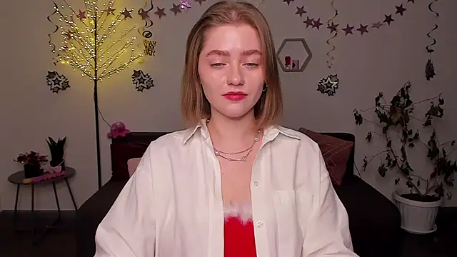 Snapshot of AidaPerry chatting on 12-30-24, 06:38 AidaPerry online show from 12-30-24, 06:38