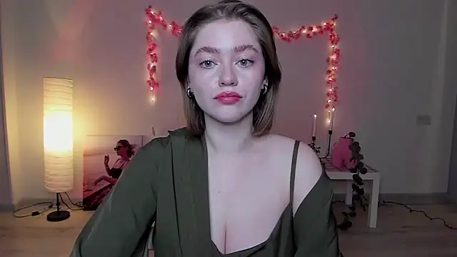 Snapshot of AidaPerry chatting on 01-14-25, 07:53 AidaPerry online show from 01-14-25, 07:53