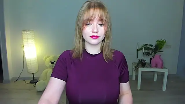 Snapshot of AidaPerry chatting on 09-10-25, 04:51 AidaPerry online show from 09-10-25, 04:51