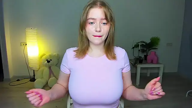 Snapshot of AidaPerry chatting on 10-08-25, 06:16 AidaPerry online show from 10-08-25, 06:16