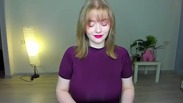 Snapshot of AidaPerry chatting on 10-14-25, 03:46 AidaPerry online show from 10-14-25, 03:46