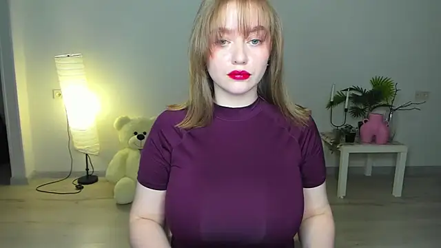 Snapshot of AidaPerry chatting on 10-17-25, 03:47 AidaPerry online show from 10-17-25, 03:47