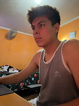 Snapshot of diegotorresd2312 chatting on 02-08-26, 07:34 diegotorresd2312 online show from 02-08-26, 07:34