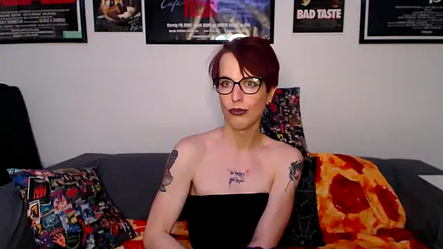 Snapshot of RyffBurnz chatting on 12-28-24, 05:33 RyffBurnz online show from 12-28-24, 05:33