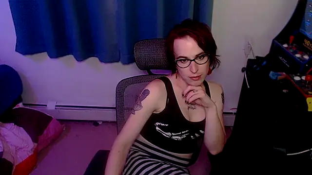 Snapshot of RyffBurnz chatting on 10-09-25, 04:21 RyffBurnz online show from 10-09-25, 04:21