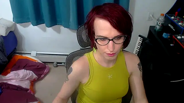 Snapshot of RyffBurnz chatting on 10-15-25, 04:29 RyffBurnz online show from 10-15-25, 04:29