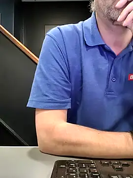 Snapshot of JulianJ50 chatting on 12-05-25, 08:49 JulianJ50 online show from 12-05-25, 08:49