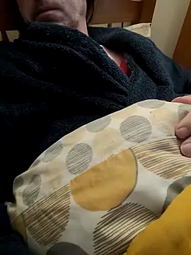 Snapshot of JulianJ50 chatting on 12-14-25, 08:52 JulianJ50 online show from 12-14-25, 08:52