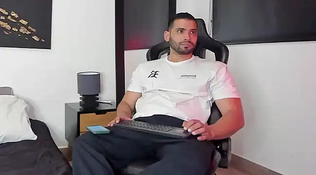 Dereck vega online show from 12-07-24, 09:22