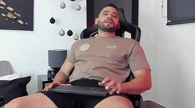 Dereck vega online show from 12-21-24, 11:02