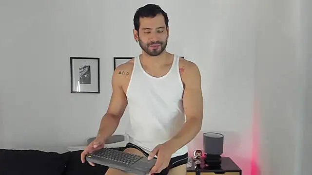 Dereck vega online show from 09-21-25, 01:57