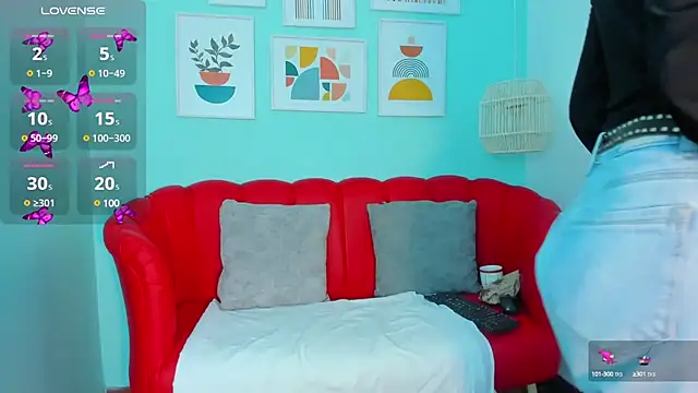 Nahiajhonson  online show from 02-25-25, 12:34