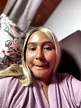 Snapshot of SamaraJay1 chatting on 12-01-24, 10:43 SamaraJay1 online show from 12-01-24, 10:43