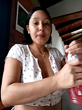 Snapshot of SamaraJay1 chatting on 09-28-25, 03:39 SamaraJay1 online show from 09-28-25, 03:39