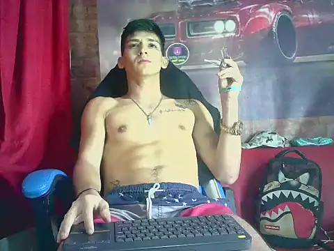 Snapshot of MasterSEX420 chatting on 12-15-24, 12:17 MasterSEX420 online show from 12-15-24, 12:17