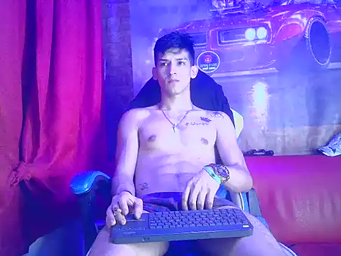 Snapshot of MasterSEX420 chatting on 12-16-24, 05:17 MasterSEX420 online show from 12-16-24, 05:17