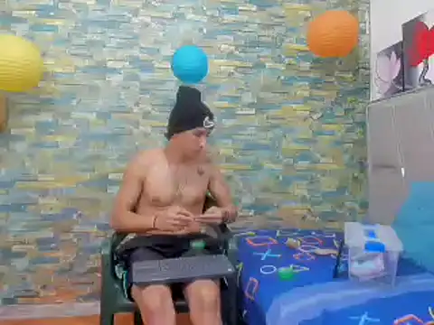 Snapshot of MasterSEX420 chatting on 01-11-25, 07:59 MasterSEX420 online show from 01-11-25, 07:59