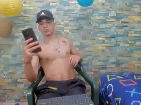 Snapshot of MasterSEX420 chatting on 01-13-25, 02:00 MasterSEX420 online show from 01-13-25, 02:00