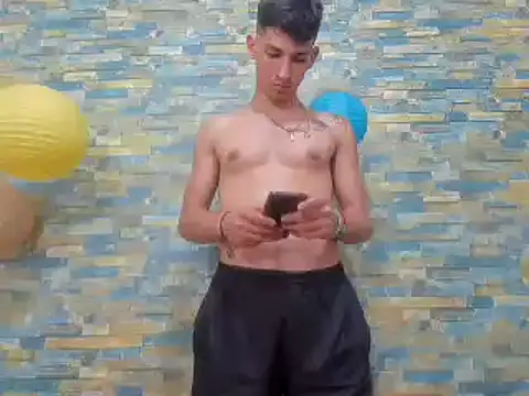 Snapshot of MasterSEX420 chatting on 01-13-25, 05:02 MasterSEX420 online show from 01-13-25, 05:02