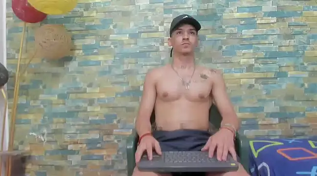 Snapshot of MasterSEX420 chatting on 01-20-25, 03:59 MasterSEX420 online show from 01-20-25, 03:59