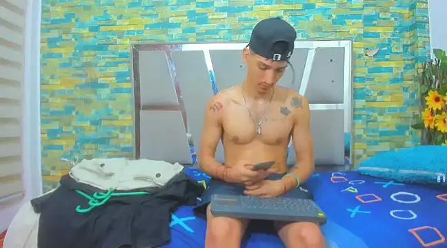 Snapshot of MasterSEX420 chatting on 01-21-25, 12:29 MasterSEX420 online show from 01-21-25, 12:29