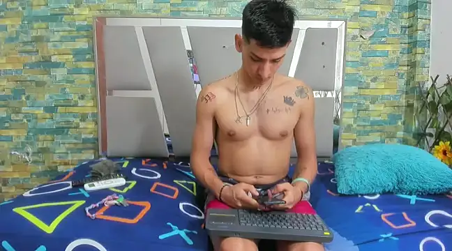 Snapshot of MasterSEX420 chatting on 01-28-25, 04:29 MasterSEX420 online show from 01-28-25, 04:29