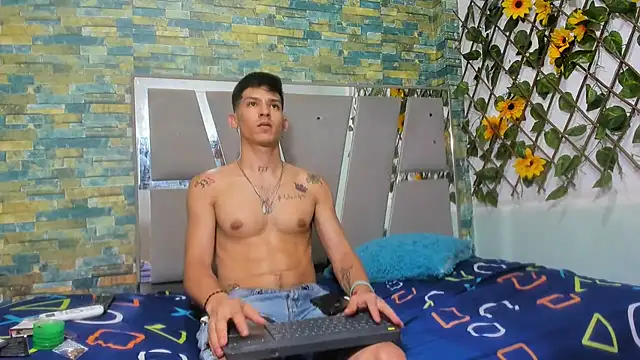 Snapshot of MasterSEX420 chatting on 01-29-25, 06:39 MasterSEX420 online show from 01-29-25, 06:39