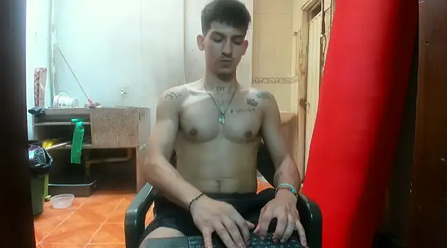 Snapshot of MasterSEX420 chatting on 02-05-25, 04:47 MasterSEX420 online show from 02-05-25, 04:47