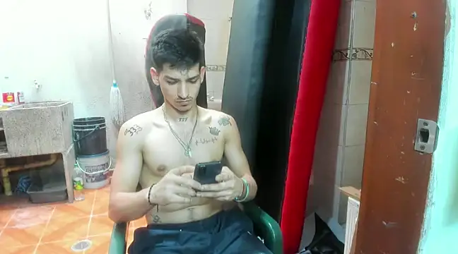 Snapshot of MasterSEX420 chatting on 02-08-25, 02:38 MasterSEX420 online show from 02-08-25, 02:38