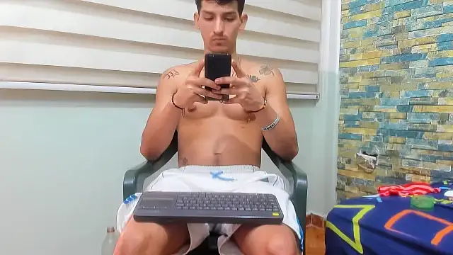 Snapshot of MasterSEX420 chatting on 02-10-25, 07:17 MasterSEX420 online show from 02-10-25, 07:17