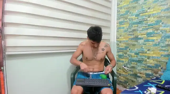 Snapshot of MasterSEX420 chatting on 02-12-25, 12:33 MasterSEX420 online show from 02-12-25, 12:33