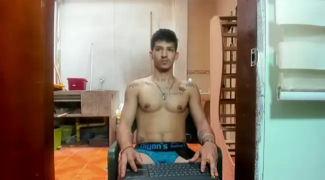 Snapshot of MasterSEX420 chatting on 02-12-25, 03:38 MasterSEX420 online show from 02-12-25, 03:38