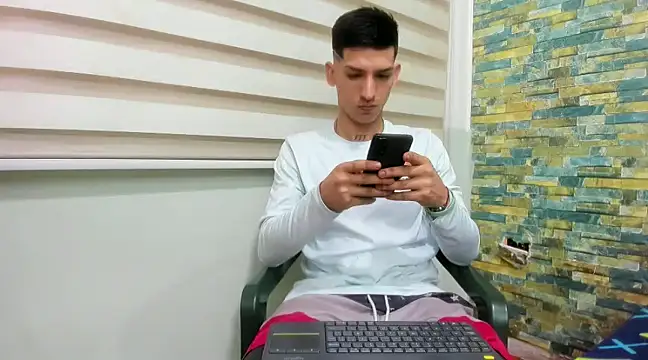 Snapshot of MasterSEX420 chatting on 02-15-25, 02:47 MasterSEX420 online show from 02-15-25, 02:47