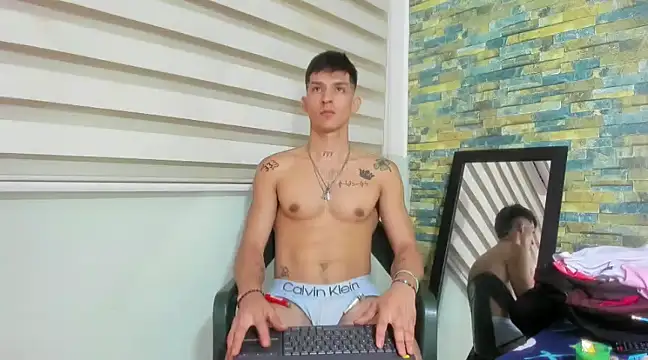 Snapshot of MasterSEX420 chatting on 02-15-25, 02:44 MasterSEX420 online show from 02-15-25, 02:44