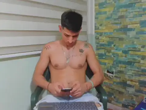 Snapshot of MasterSEX420 chatting on 02-18-25, 06:37 MasterSEX420 online show from 02-18-25, 06:37