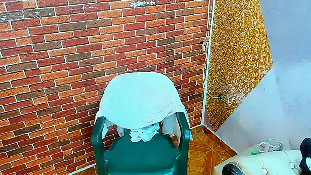 Snapshot of MasterSEX420 chatting on 02-19-25, 06:32 MasterSEX420 online show from 02-19-25, 06:32