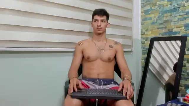 Snapshot of MasterSEX420 chatting on 02-25-25, 03:27 MasterSEX420 online show from 02-25-25, 03:27