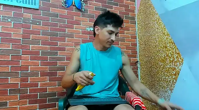 Snapshot of MasterSEX420 chatting on 02-26-25, 04:03 MasterSEX420 online show from 02-26-25, 04:03