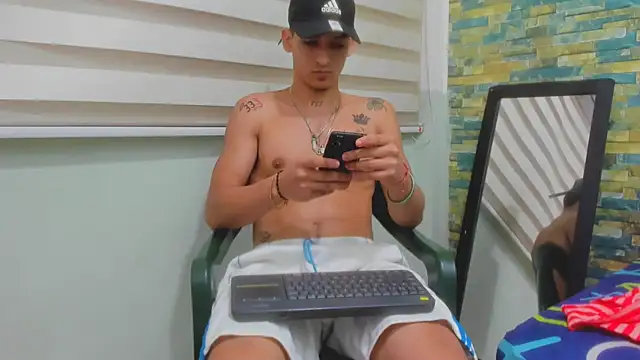 Snapshot of MasterSEX420 chatting on 03-01-25, 07:04 MasterSEX420 online show from 03-01-25, 07:04