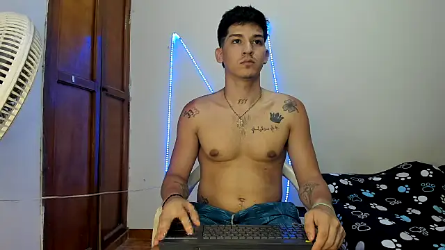 Snapshot of MasterSEX420 chatting on 10-01-25, 03:12 MasterSEX420 online show from 10-01-25, 03:12