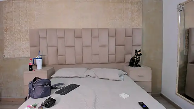 EmmaTorres  online show from 01-31-25, 10:21