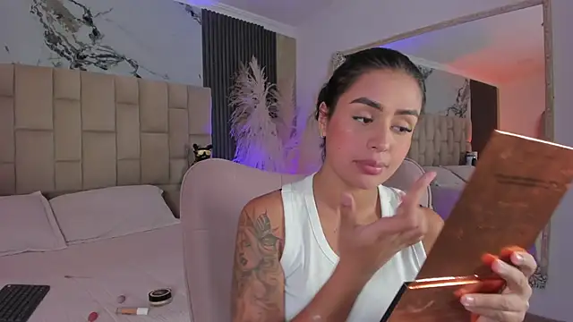 EmmaTorres  online show from 04-28-26, 09:09