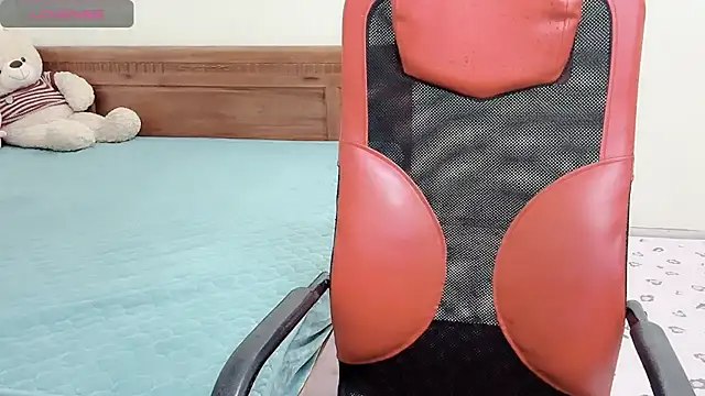 Snapshot of TrinhH_Nabbi chatting on 01-09-25, 01:45 TrinhH Nabbi online show from 01-09-25, 01:45