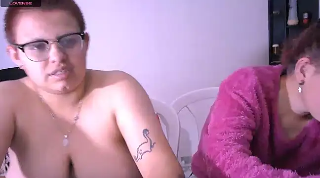 tatsumi nao online show from 12-06-24, 04:14