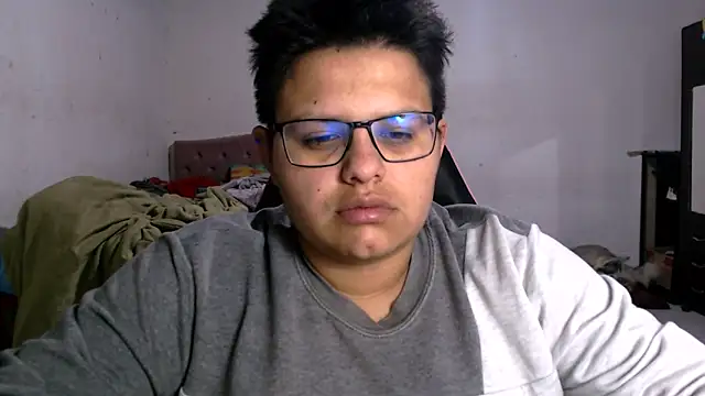 tatsumi nao online show from 10-20-25, 03:51