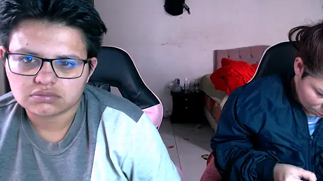 Snapshot of tatsumi_nao chatting on 12-04-25, 06:16 tatsumi nao online show from 12-04-25, 06:16