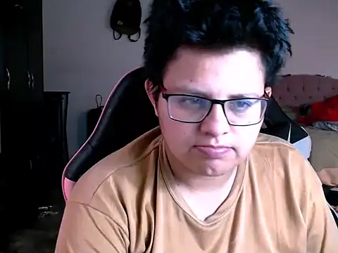 Snapshot of tatsumi_nao chatting on 12-15-25, 08:46 tatsumi nao online show from 12-15-25, 08:46