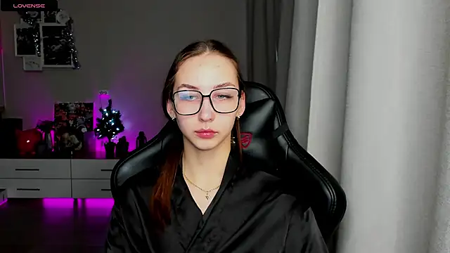 Sm0ly online show from 12-28-24, 04:08